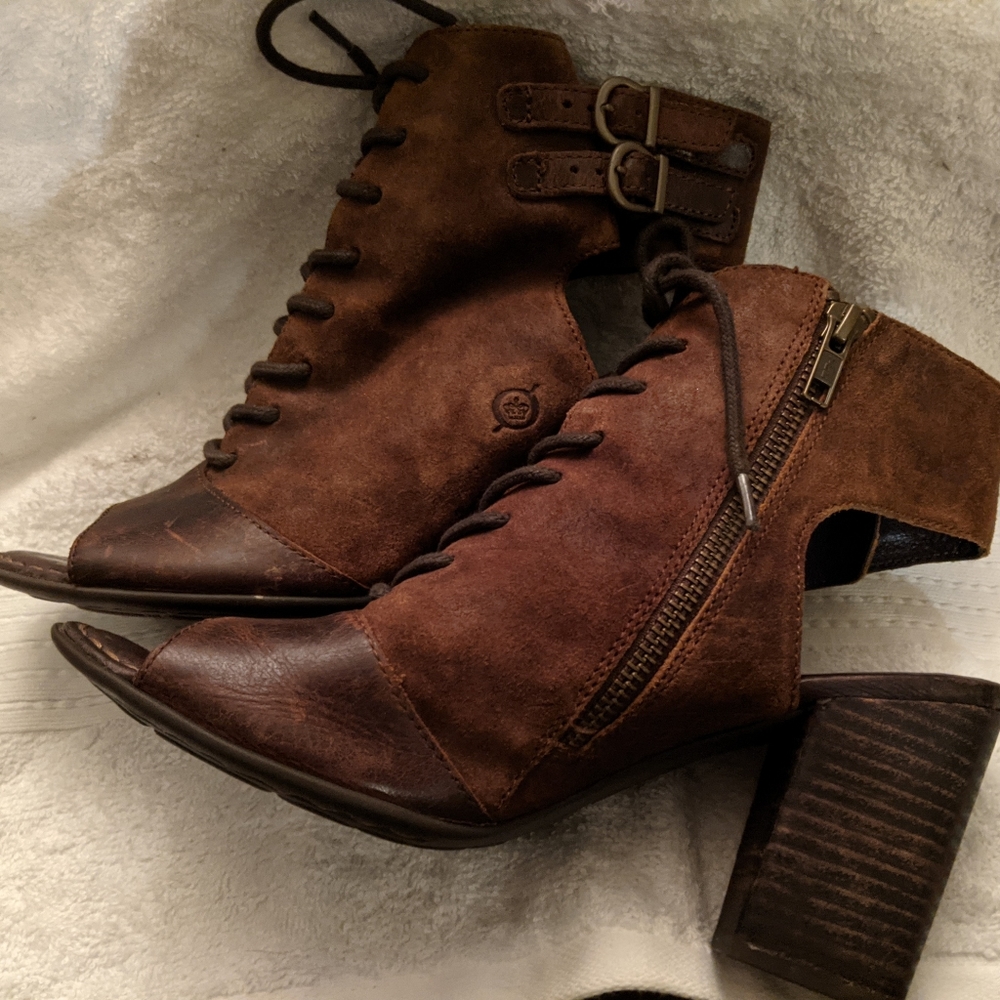 Born "Blane" Leather Peep-Toe Booties Sz 8M